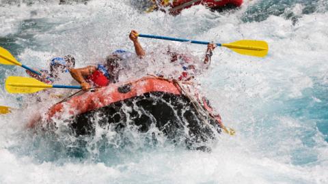 picture of white water rafting