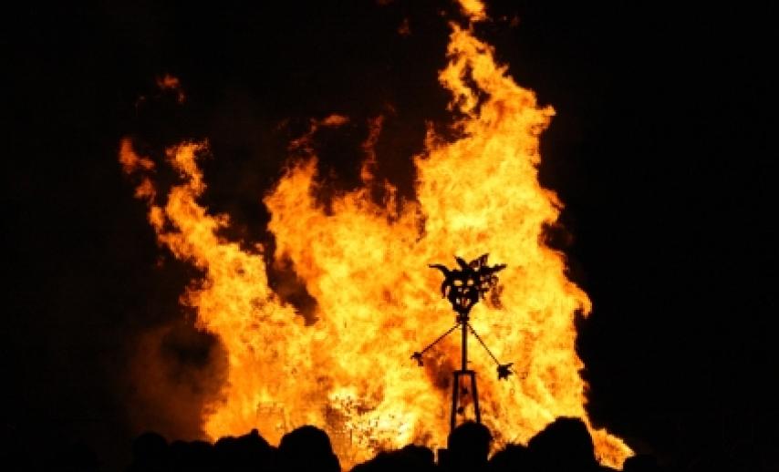 picture of a bonfire